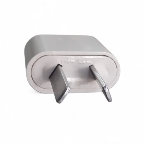 11 ADAPTADOR AMERICANO